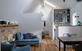 Neue Dachwohnung im Herzen von Gönnheim